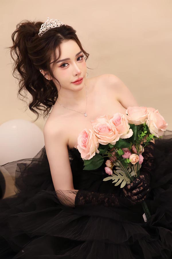 Zee bow พริตตี้ หุ่นแน่น จับเต็มมือ น้อง ซีโบว์ ดาวติ๊กต็อค อกใหญ่ 18+ 12