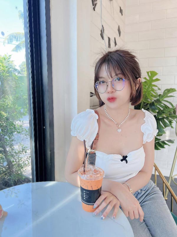 kwan kansuda แจกวาร์ป ขวัญ กัลย์สุดา สาวแว่น นางแบบ Onlyfans 18+ 10