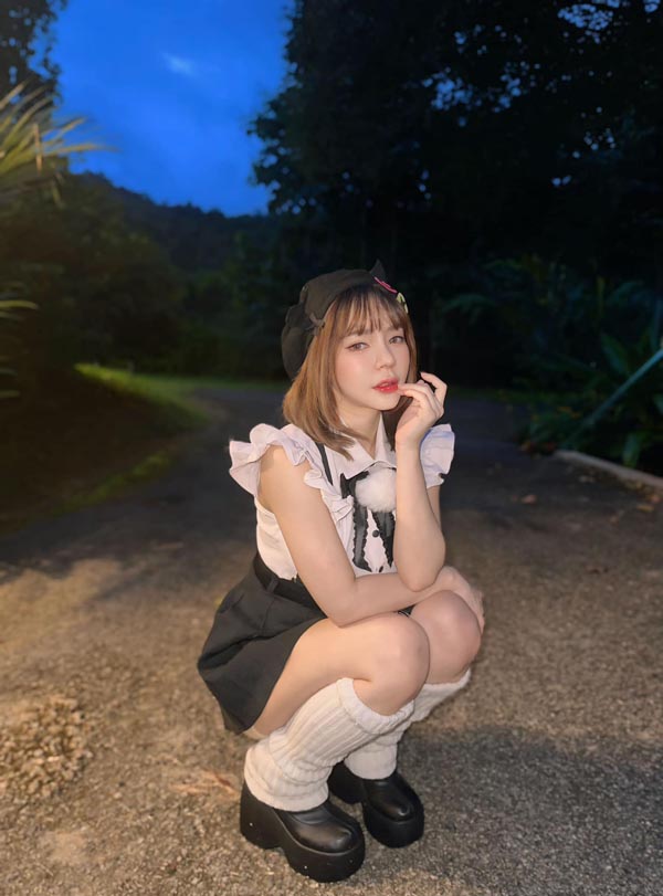 Ying Maxim สาวหมวย ผมสั้น หญิง แม็กซิม เน็ตไอดอล นางแบบ ยั่ว 18+ 18