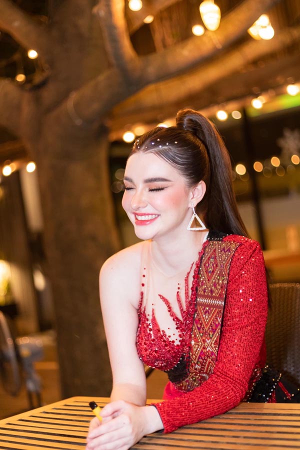 Jessie Vard แจกวาร์ป เจสซี่ วาร์ด ฝรั่งสาว อกโต โชว์บิกินี่ ดาวทวิต 18+ 25