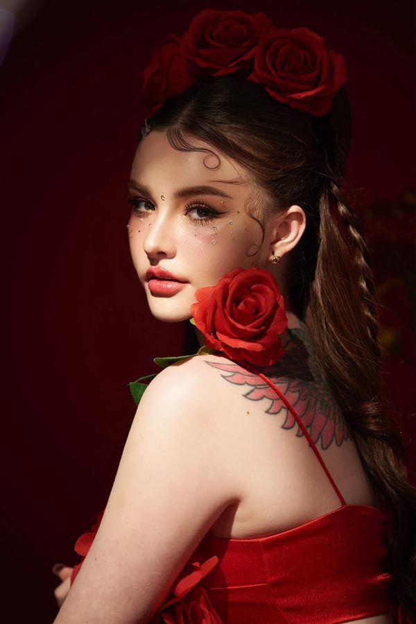 Jessie Vard 8