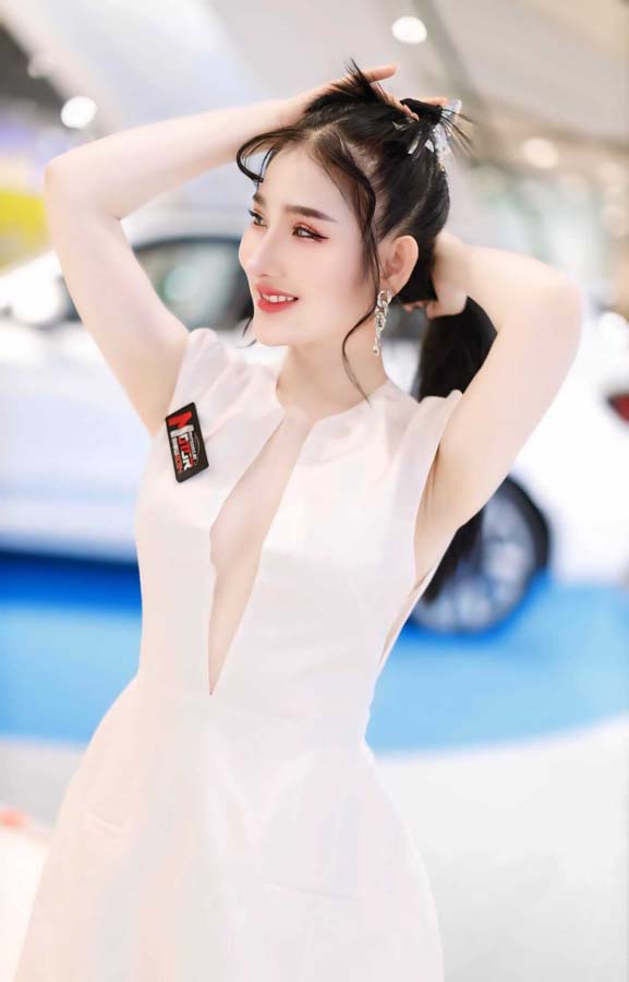 Jernny Pasicha แจกวาร์ป เจินนี่ ปาสิชา นางแบบ Cosplay อกใหญ่ 18+ 1
