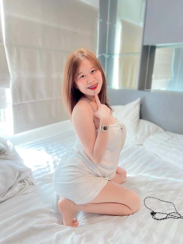 Fah Siriyakorn แจกวาร์ป ฟ้า น้อย สาวอวบ อกเด้ง ดาวติ๊กต็อค ยั่ว 18+ 10