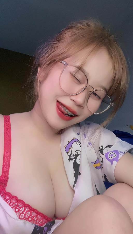 Fah Siriyakorn แจกวาร์ป ฟ้า น้อย สาวอวบ อกเด้ง ดาวติ๊กต็อค ยั่ว 18+ 8