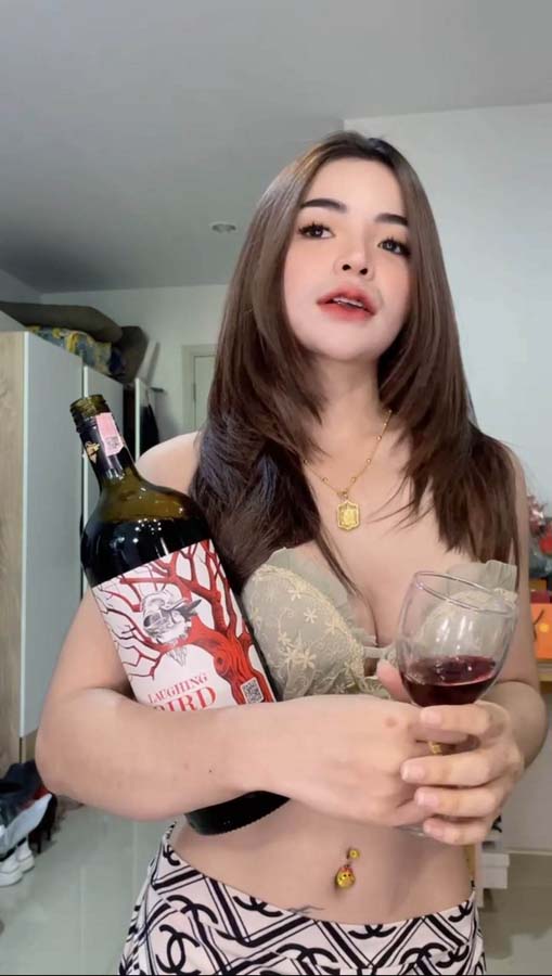 bewzy แจกวาร์ป บิวซิ่ง’ สมอล์ เน็ตไอดอล ทรงซ้อ ตัวเล็ก เอวหวาน 18+ 19