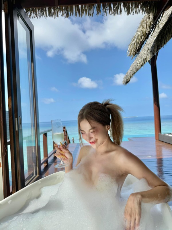Dear Wimolmat แจกวาร์ป น้อง นาเดียร์ พริตตี้ หุ่นเสียว อกเด้ง งานดี 18+ 21