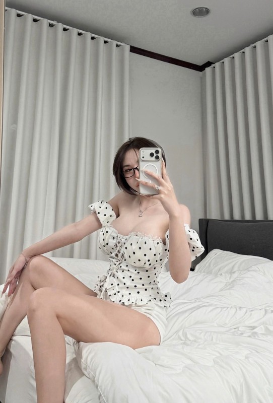Evefariii แจกวาร์ป น้อง อีฟ พริตตี้สาว ตัวแม่ ขาวสวย ผมสั้น หุ่นเอ็กซ์ 18+ 16