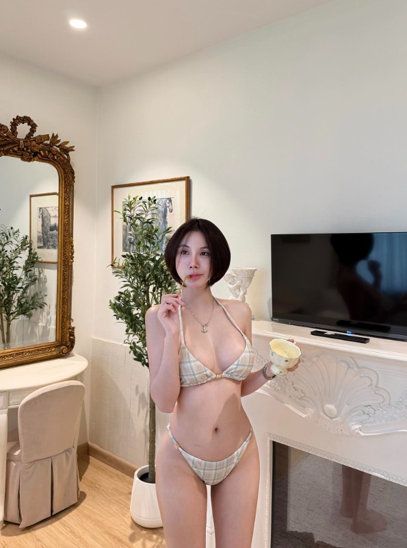 Evefariii แจกวาร์ป น้อง อีฟ พริตตี้สาว ตัวแม่ ขาวสวย ผมสั้น หุ่นเอ็กซ์ 18+ 25