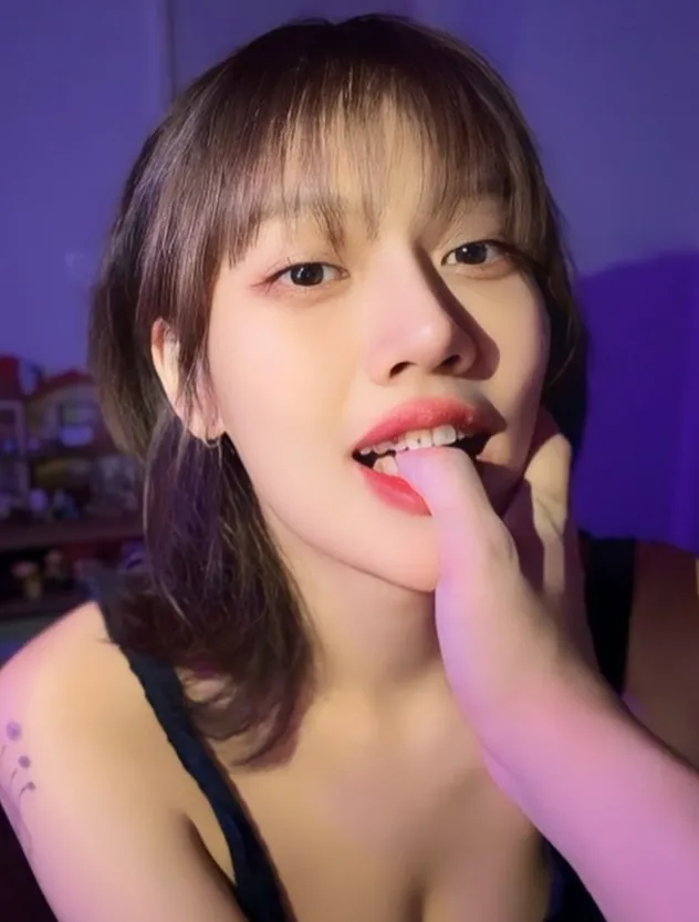 Valniez24 แจกวาร์ป อนา ไอดอล ตัวเล็ก หุ่นเอ็กซ์ อกสวย อมชมพู 18+ 3