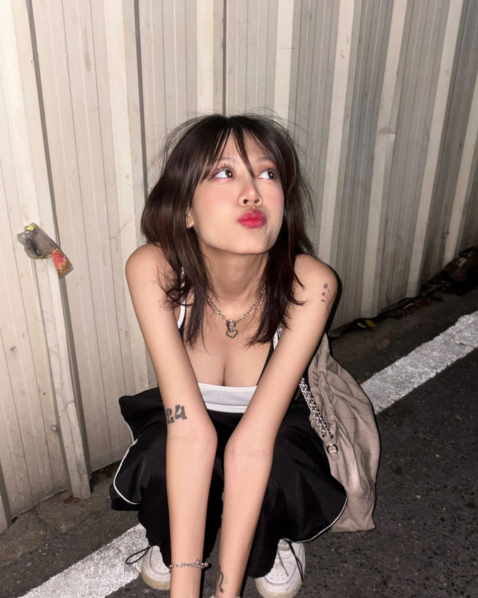 Valniez24 แจกวาร์ป อนา ไอดอล ตัวเล็ก หุ่นเอ็กซ์ อกสวย อมชมพู 18+ 35